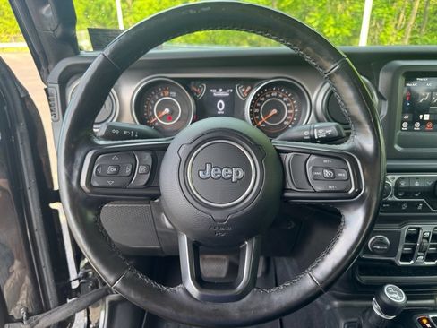 Used 2022 Jeep Gladiator Sport AWD/4WD image 13