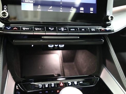 Used 2023 Jeep Wagoneer Series II AWD/4WD image 5