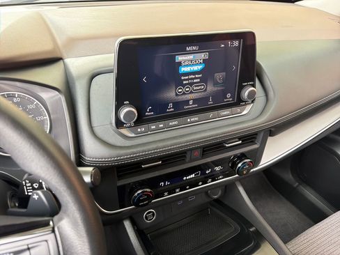 Used 2023 Nissan Rogue SV image 23