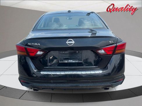 Used 2023 Nissan Altima 2.5 SL FWD image 4