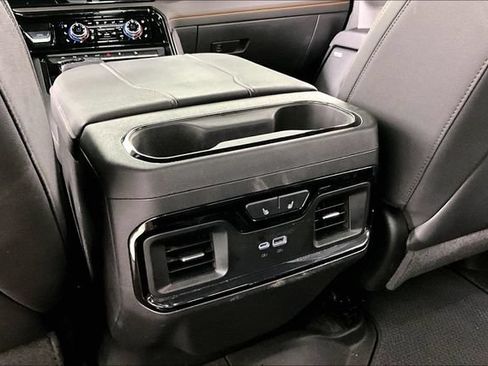 Used 2025 GMC Sierra 1500 AT4 w/ AT4 Premium Package AWD/4WD image 8