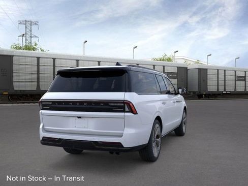 New 2026 Lincoln Navigator L Black Label AWD/4WD image 8