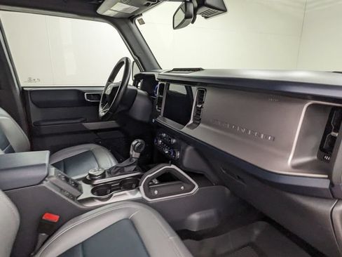 Certified 2023 Ford Bronco Outer Banks w/ Sasquatch Package AWD/4WD image 39