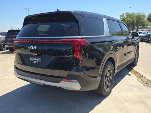 New 2026 Kia Carnival FWD image 8