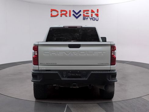 Used 2023 Chevrolet Silverado 2500 Custom w/ Custom Value Package image 4