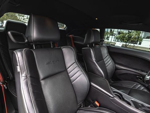 Used 2015 Dodge Challenger SRT Hellcat RWD image 21