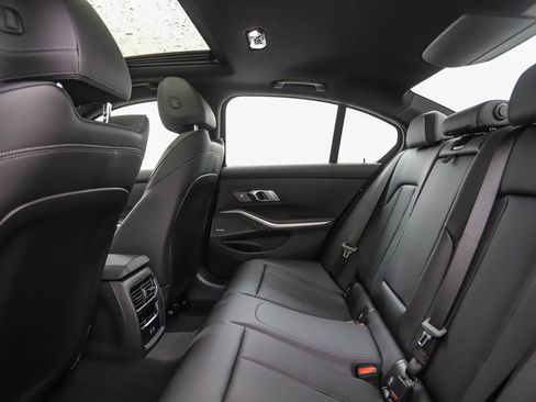 Used 2025 BMW 330i xDrive Sedan w/ Premium Package image 22