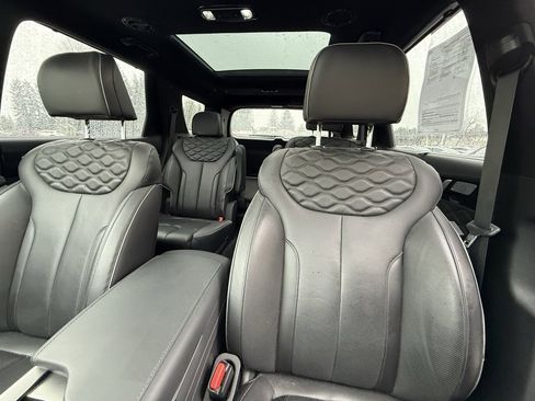 Used 2022 Hyundai Palisade Calligraphy image 9
