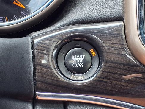 Used 2015 Jeep Grand Cherokee Overland AWD/4WD image 27