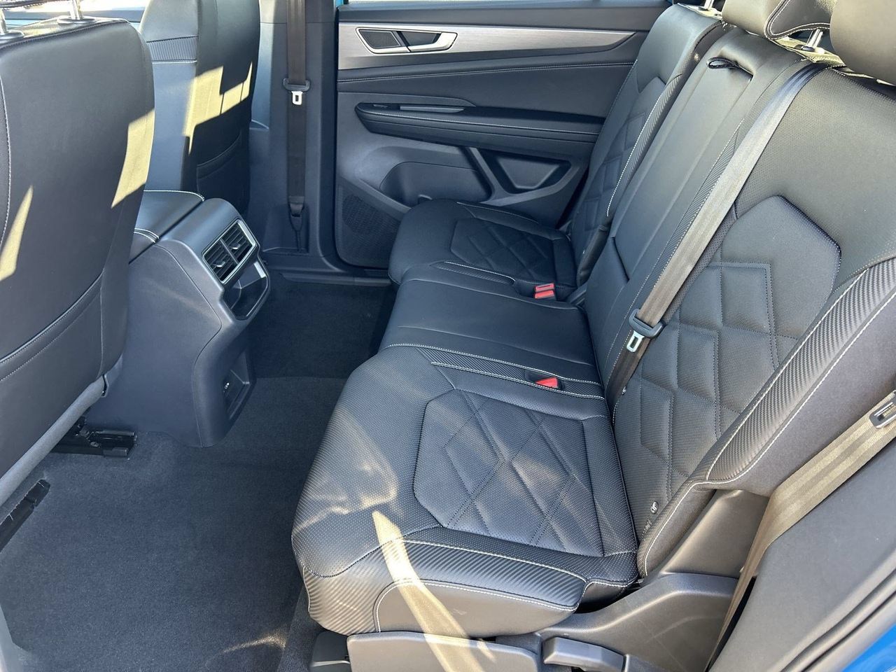 New 2026 Volkswagen Atlas Cross Sport SE FWD image 13