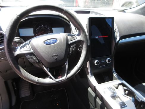 Certified 2024 Ford Edge ST w/ Equipment Group 401A AWD/4WD image 6
