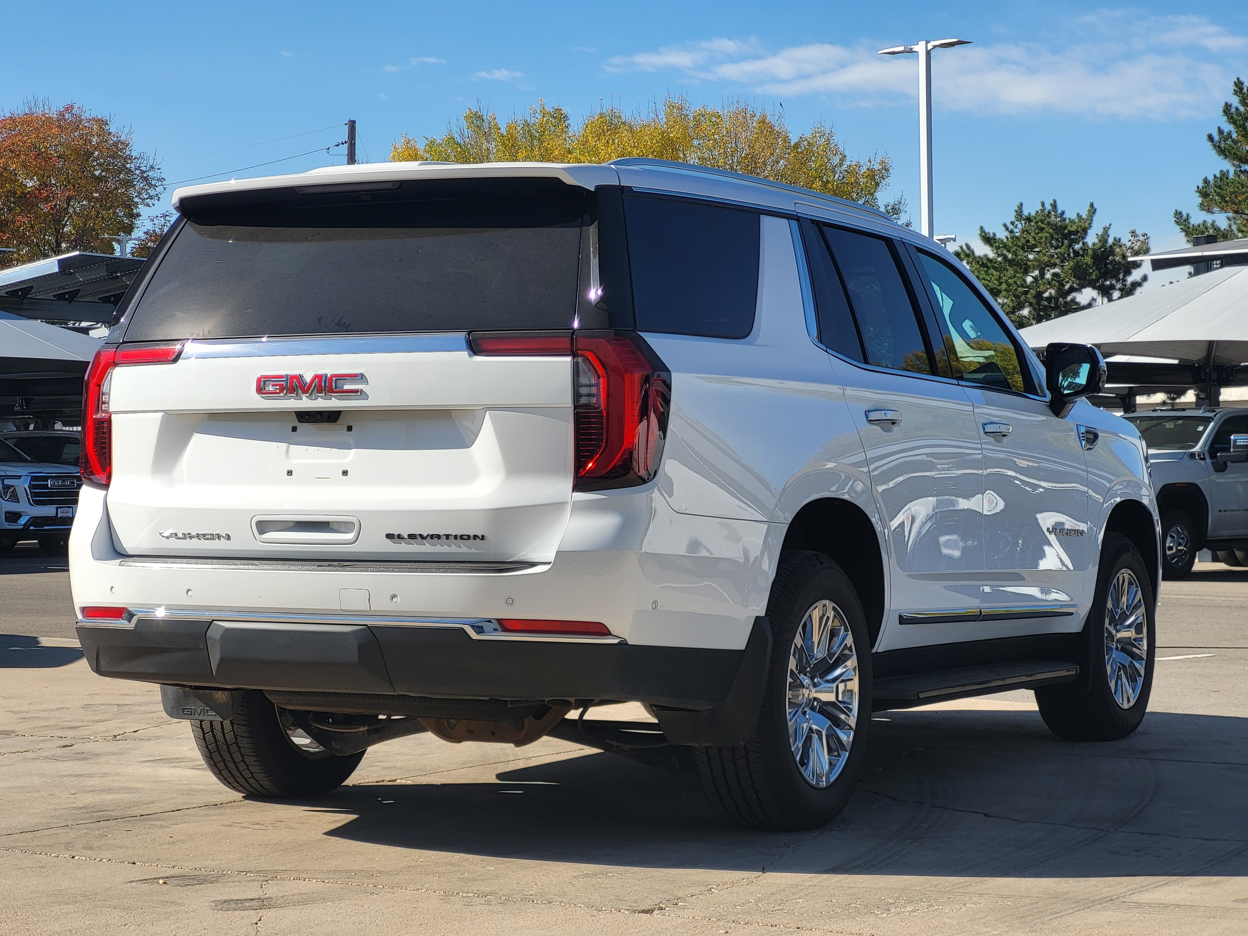 Used 2026 GMC Yukon Elevation w/ Elevation Premium Package AWD/4WD image 5