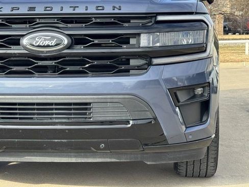 Used 2022 Ford Expedition Limited image 10