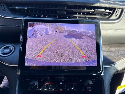 New 2025 Jeep Grand Cherokee Limited w/ Black Appearance Package image 24