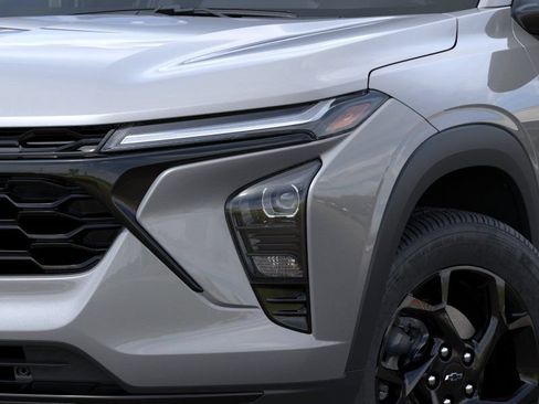 New 2026 Chevrolet Trax LT w/ Sunroof Package FWD image 10