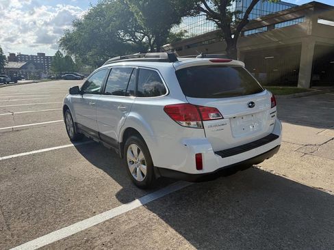 Used 2012 Subaru Outback 3.6R Limited w/ Moonroof Pkg image 4