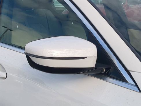 Used 2021 BMW 330i xDrive Sedan w/ Convenience Package image 13