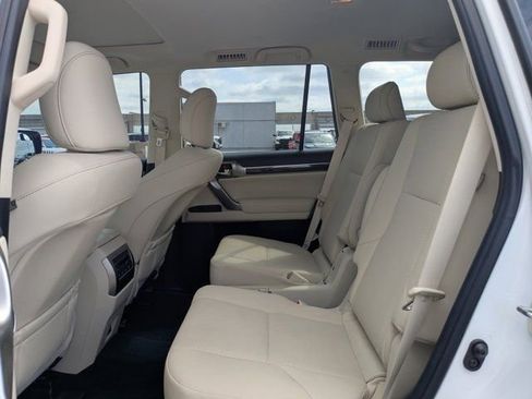 Used 2023 Lexus GX 460 Premium w/ Accessory Package image 13