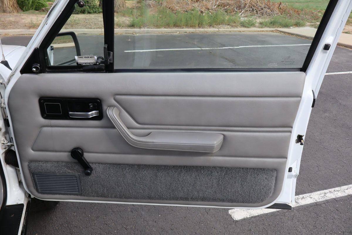 Used 1993 Jeep Cherokee Sport AWD/4WD image 22