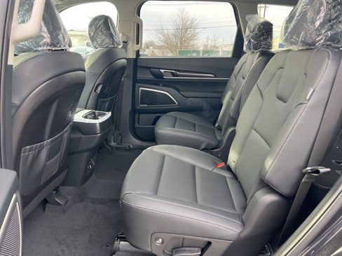 New 2025 Kia Telluride S image 14