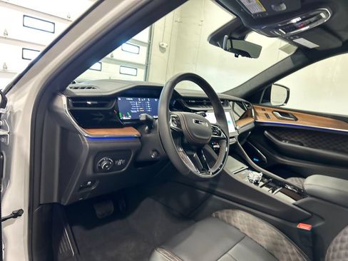 New 2026 Jeep Grand Cherokee L Summit w/ Obsidian Package AWD/4WD image 18
