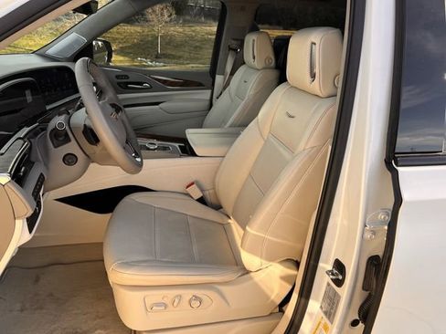 Certified 2024 Cadillac Escalade ESV Sport Platinum w/ LPO, ONYX Package image 23
