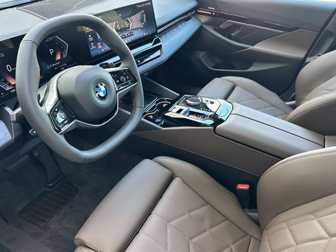 New 2026 BMW 530i RWD image 9