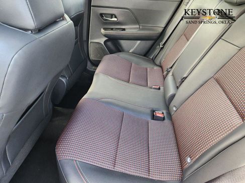 Used 2025 Nissan Kicks SR image 30