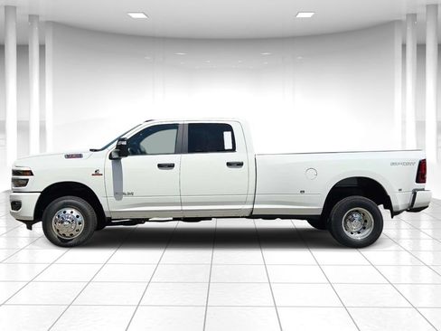New 2026 RAM 3500 Big Horn AWD/4WD image 6