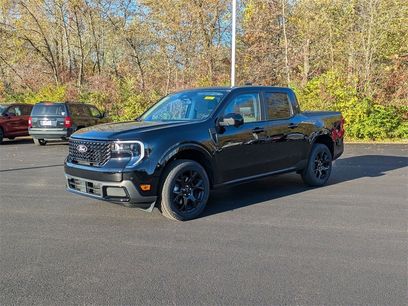 New 2025 Ford Maverick Lariat w/ Black Appearance Package