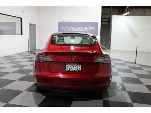 Used 2021 Tesla Model 3 Standard Range Plus image 5
