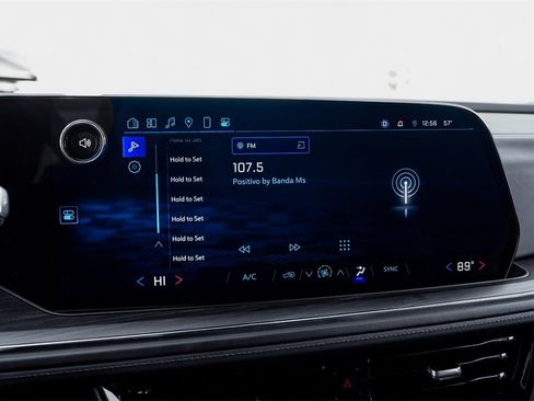 Used 2025 Chevrolet Suburban LS image 29