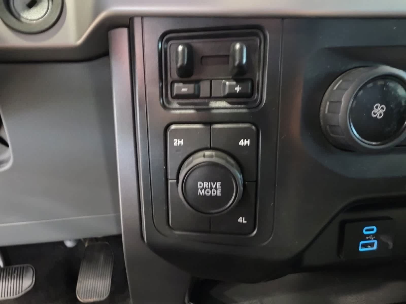 Used 2022 Ford F150 XLT w/ Trailer Tow Package AWD/4WD image 27