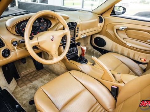 Used 2004 Porsche 911 Carrera 4S AWD/4WD image 2
