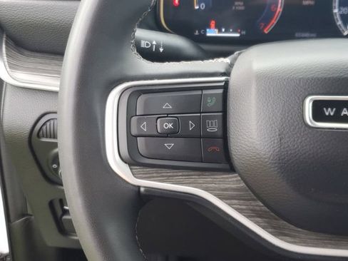 Used 2023 Jeep Wagoneer L Series III w/ Preferred Equipment Group AWD/4WD image 25