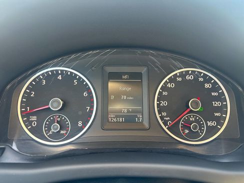 Used 2010 Volkswagen Tiguan Wolfsburg Edition image 18