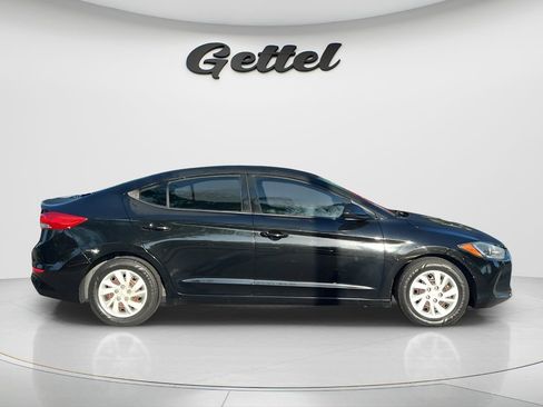 Used 2018 Hyundai Elantra SE FWD image 4