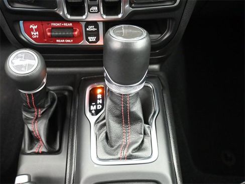 Used 2023 Jeep Gladiator Rubicon w/ Cold Weather Group image 25