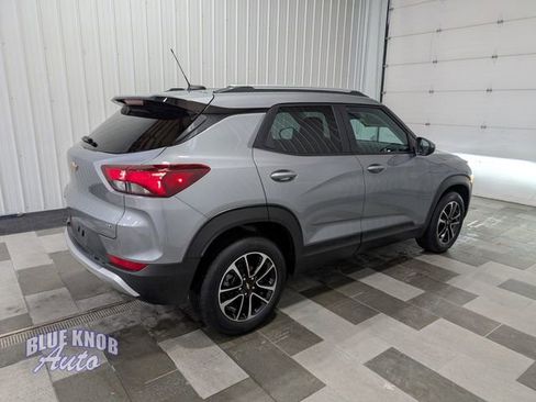 Used 2025 Chevrolet TrailBlazer LT image 4