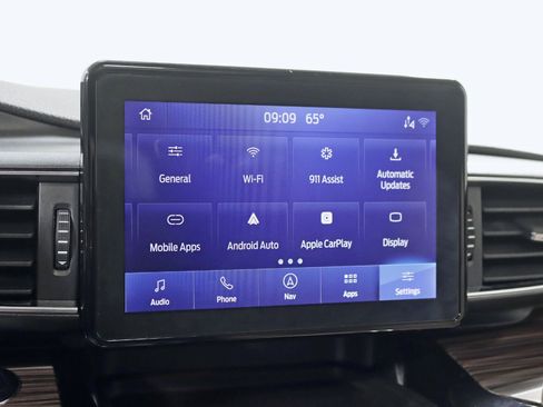 Used 2023 Ford Explorer Limited w/ Equipment Group 301A AWD/4WD image 21
