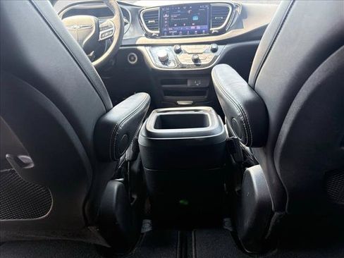 Used 2026 Chrysler Pacifica Select FWD image 22