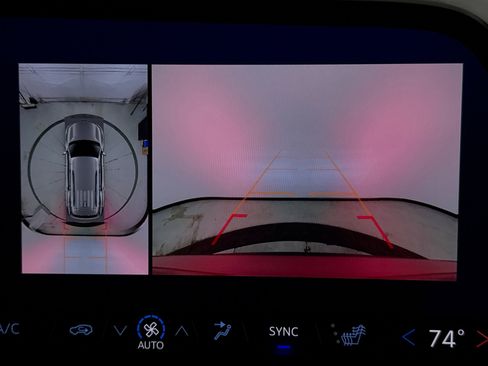 Used 2025 Chevrolet Traverse Z71 w/ Enhanced Driving Package image 16