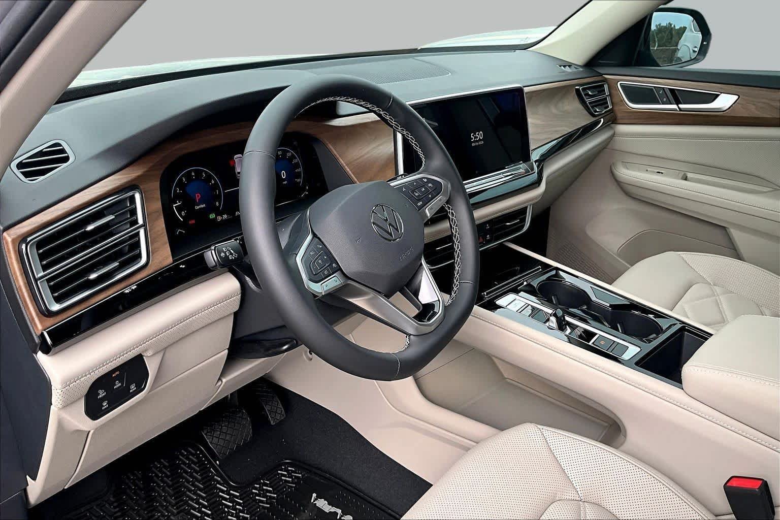 New 2026 Volkswagen Atlas SE FWD image 8