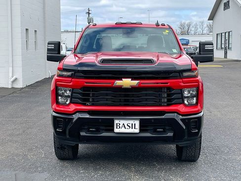 Used 2025 Chevrolet Silverado 2500 Custom w/ Custom Value Package AWD/4WD image 9