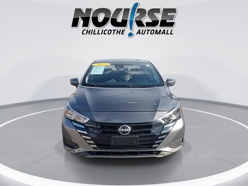 Used 2025 Nissan Versa SV image 3