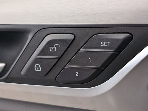 Used 2022 BMW X4 xDrive30i w/ Convenience Package image 21