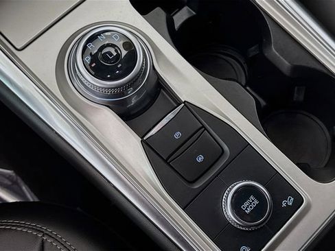 Used 2022 Ford Explorer XLT w/ Equipment Group 202A image 16