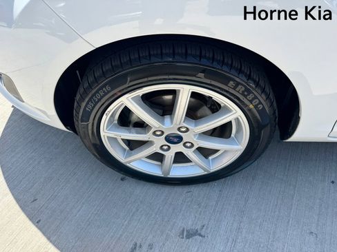 Used 2019 Ford Fiesta SE w/ Equipment Group 201A FWD image 7