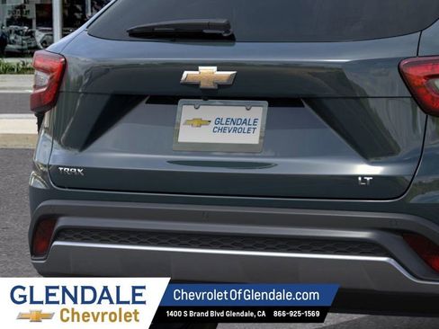New 2026 Chevrolet Trax LT w/ Driver Confidence Package FWD image 14