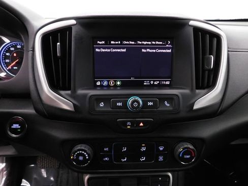 Used 2024 GMC Terrain SLE image 30